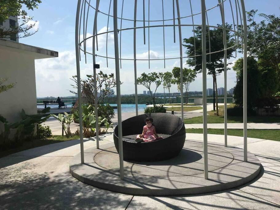 Homenest Jb City Poolview Suite By Cozy Home Johor Bahru Dış mekan fotoğraf