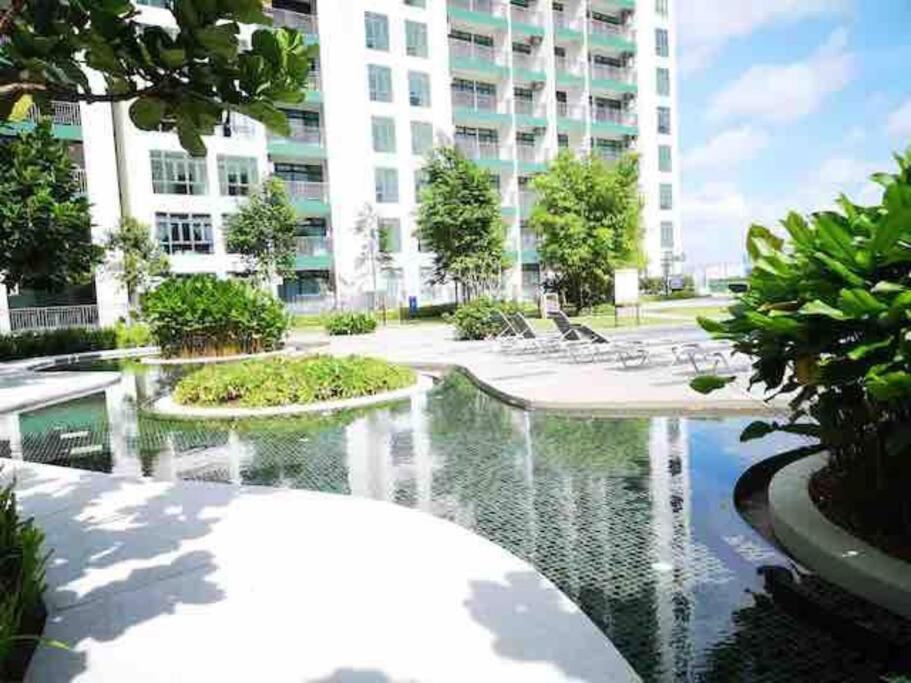Homenest Jb City Poolview Suite By Cozy Home Johor Bahru Dış mekan fotoğraf