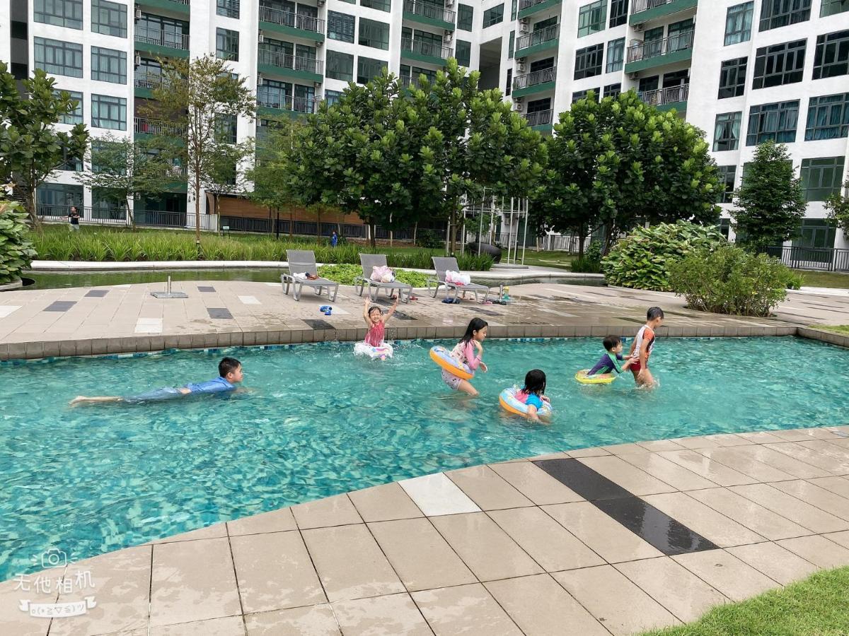Homenest Jb City Poolview Suite By Cozy Home Johor Bahru Dış mekan fotoğraf