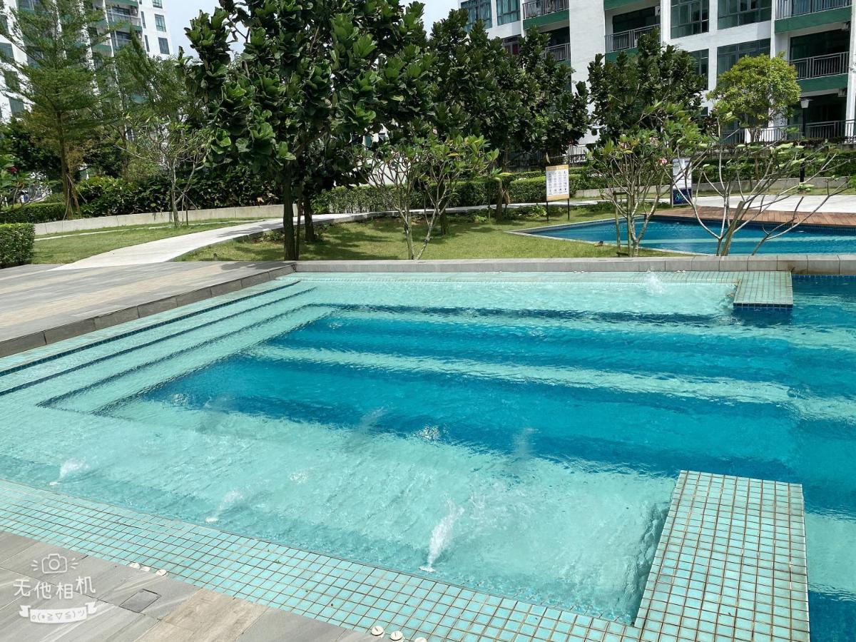Homenest Jb City Poolview Suite By Cozy Home Johor Bahru Dış mekan fotoğraf