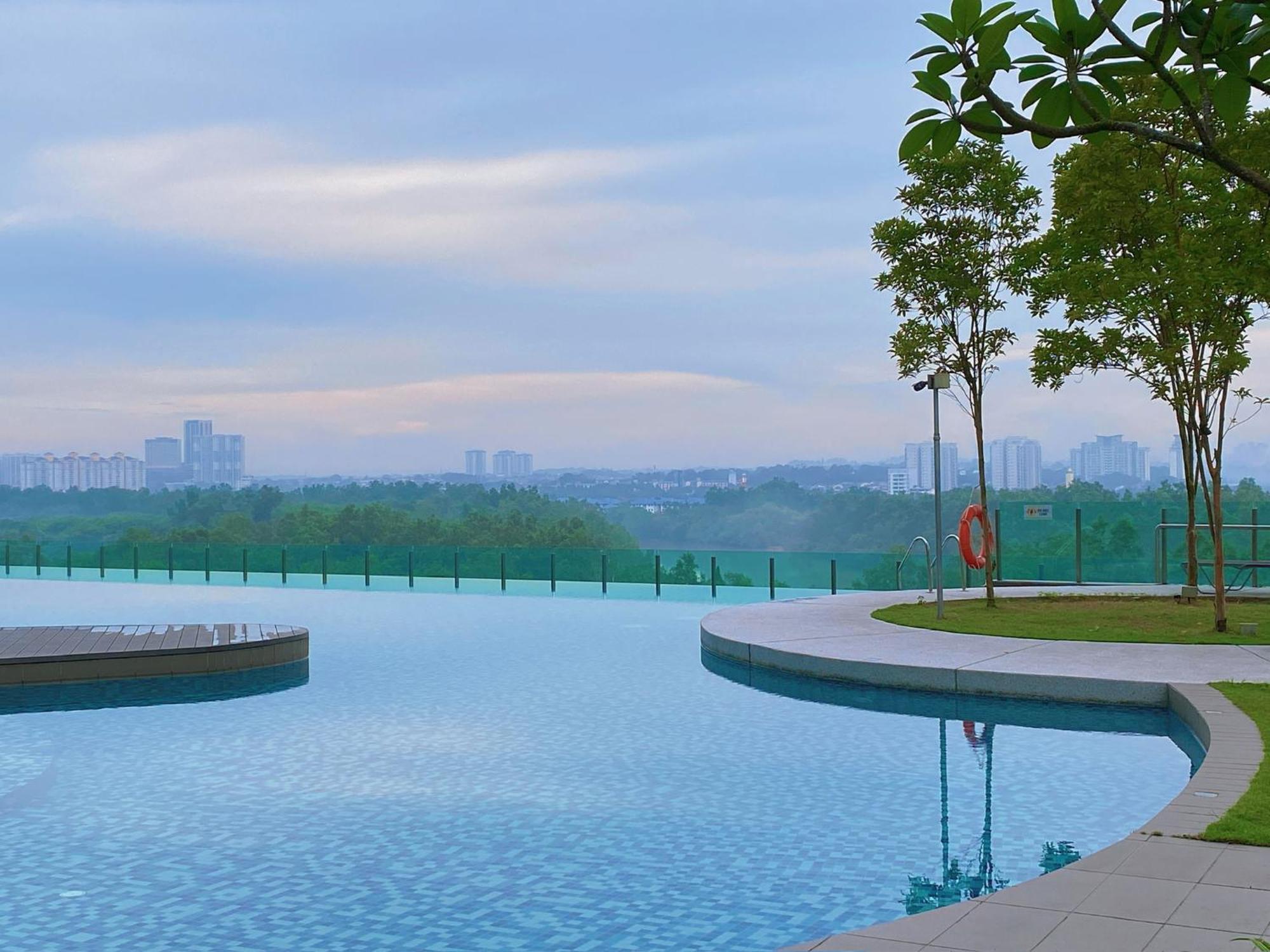 Homenest Jb City Poolview Suite By Cozy Home Johor Bahru Dış mekan fotoğraf