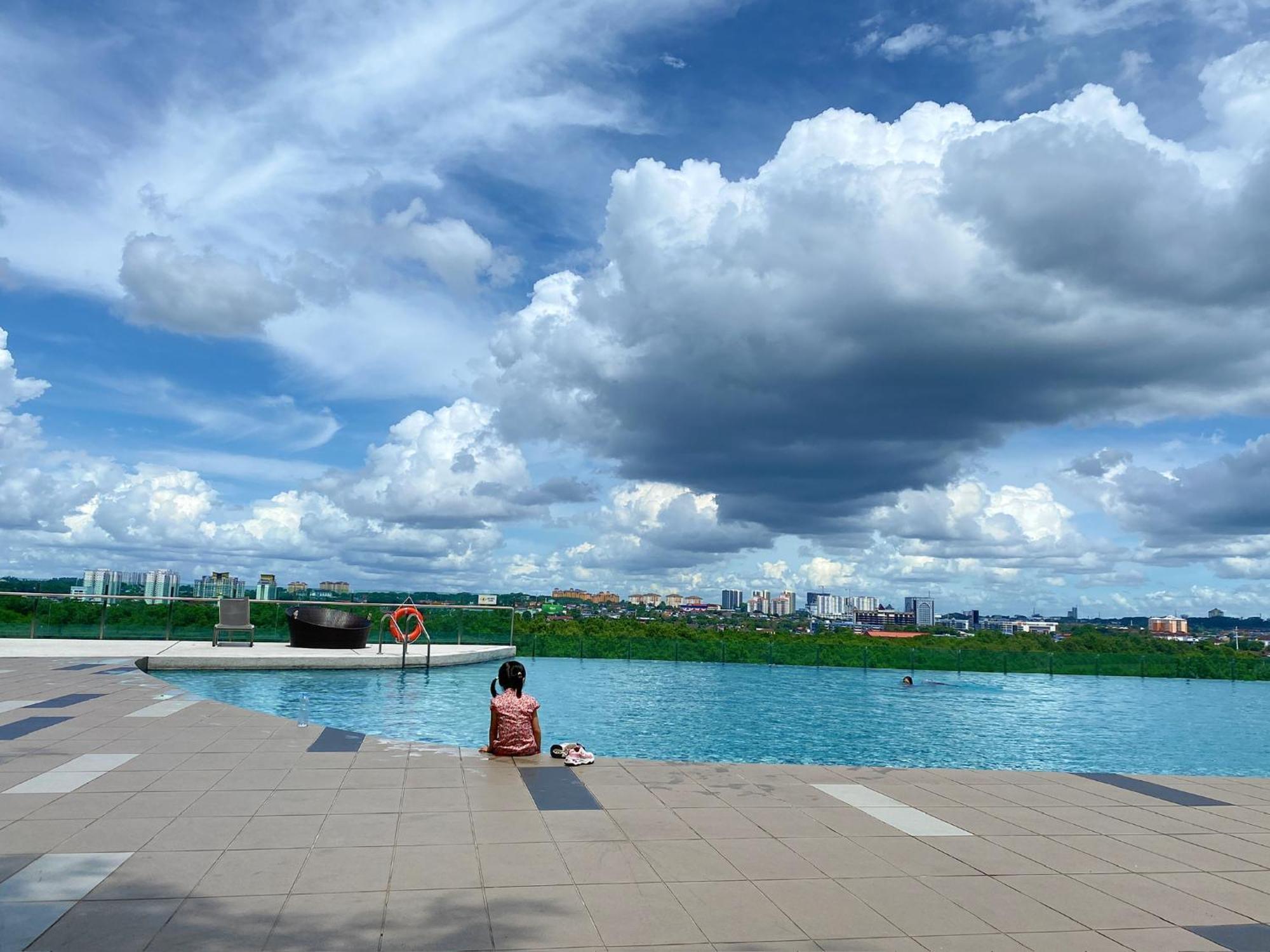 Homenest Jb City Poolview Suite By Cozy Home Johor Bahru Dış mekan fotoğraf