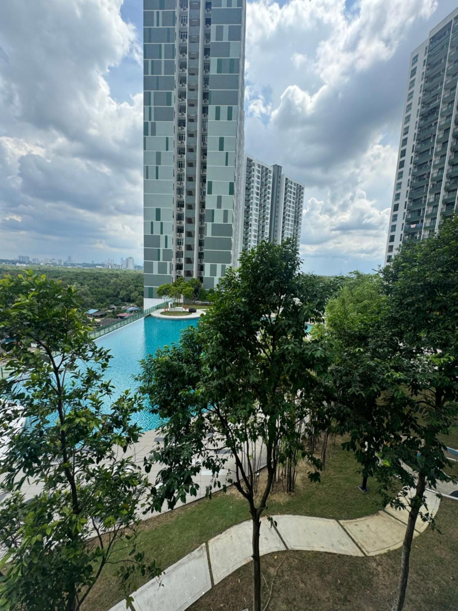Homenest Jb City Poolview Suite By Cozy Home Johor Bahru Dış mekan fotoğraf