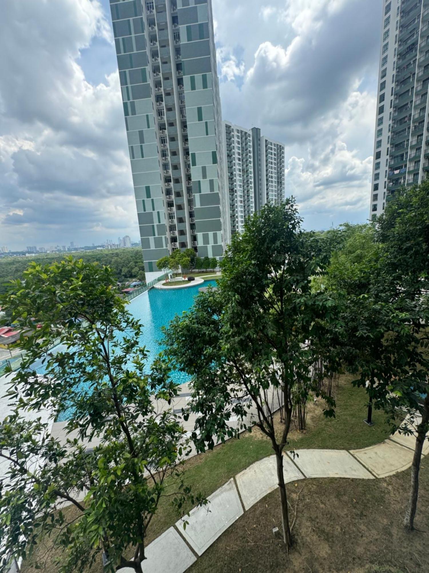 Homenest Jb City Poolview Suite By Cozy Home Johor Bahru Dış mekan fotoğraf